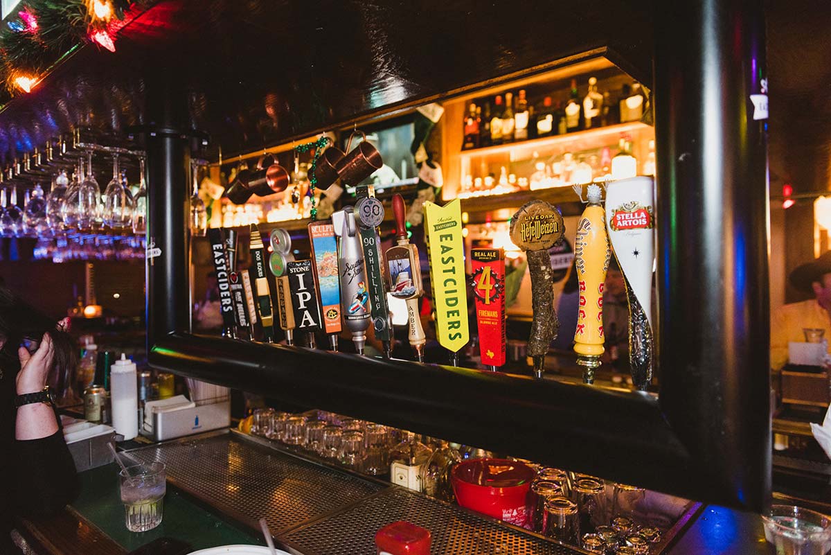 Kennedy's Irish Bar Image 49